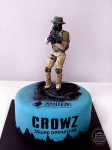 CROWZ 게임 케이크